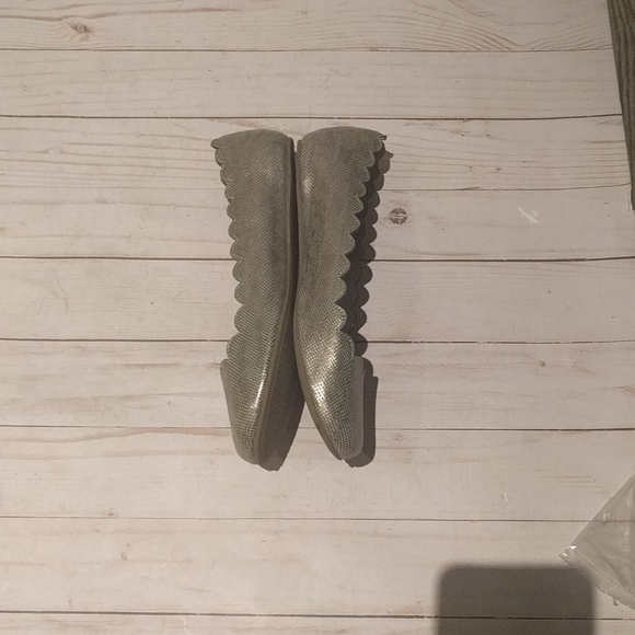 🌺🌸Nice silver flats by unlisted 🍀🌺🌸 - Picture 5 of 7